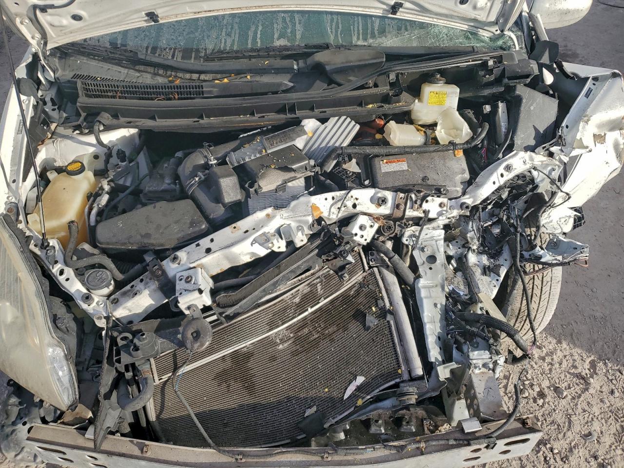 2011 TOYOTA PRIUS photo 11