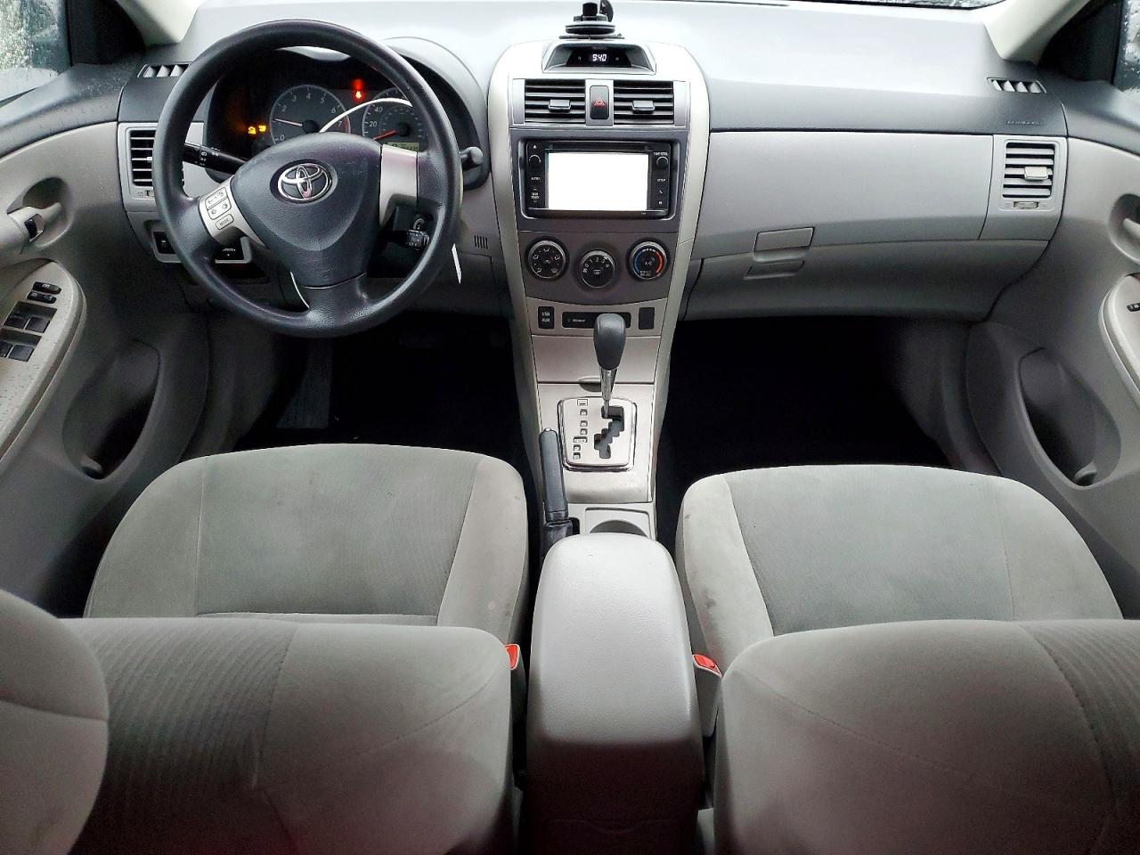 2013 TOYOTA COROLLA BASE photo 8