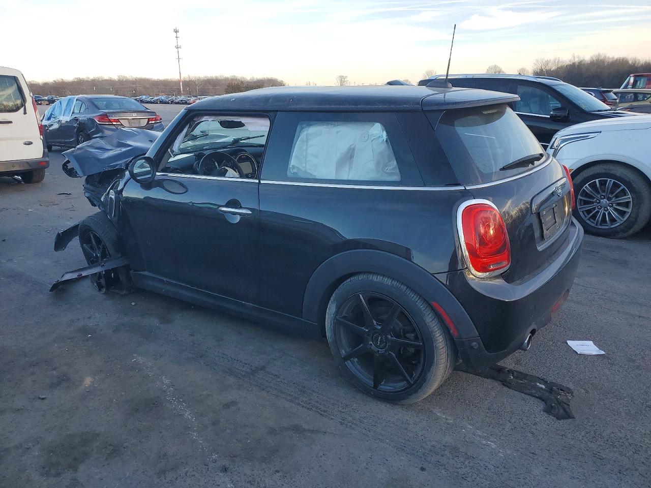 2021 MINI COOPER photo 2