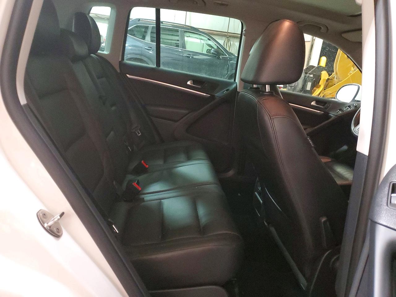 2012 VOLKSWAGEN TIGUAN S photo 11