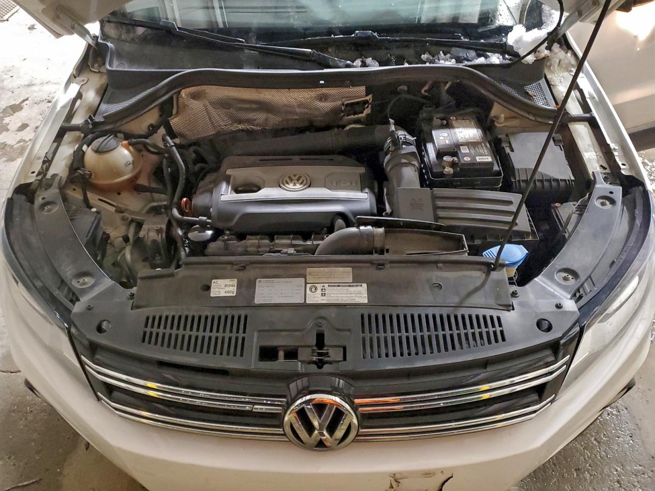 2012 VOLKSWAGEN TIGUAN S photo 12