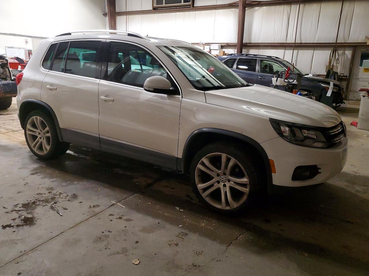 2012 VOLKSWAGEN TIGUAN S photo 4