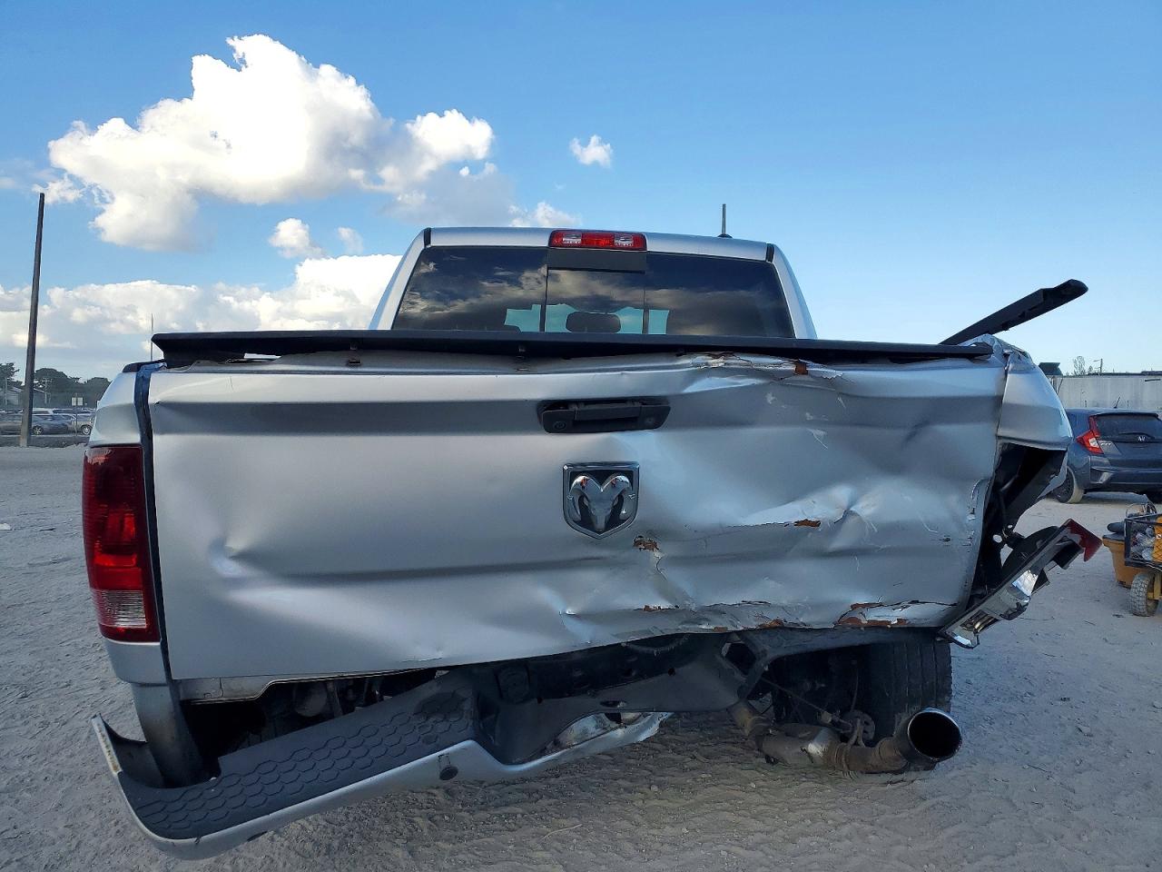 2011 DODGE RAM 1500 photo 6