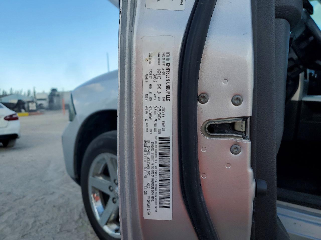 2011 DODGE RAM 1500 photo 13