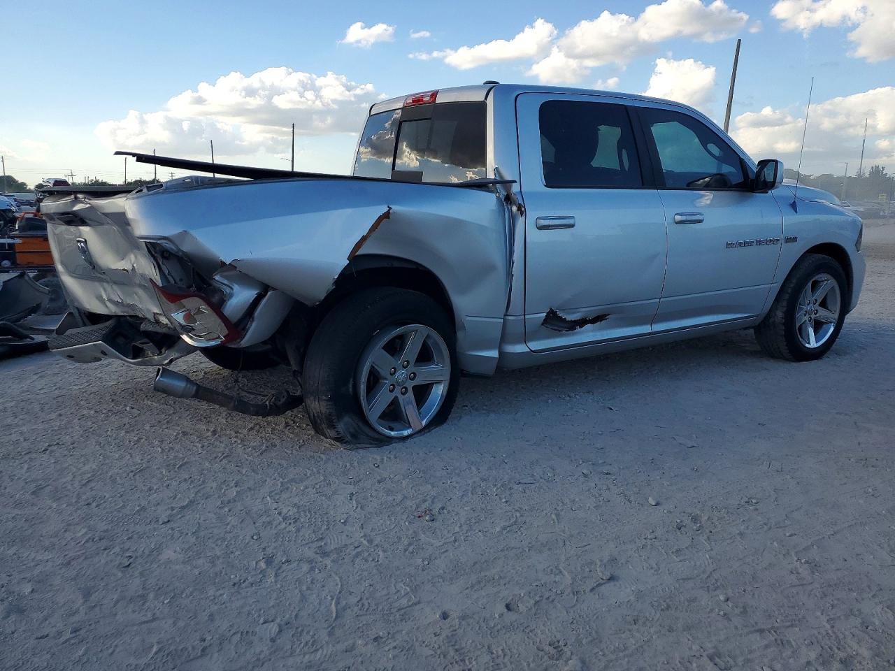 2011 DODGE RAM 1500 photo 3