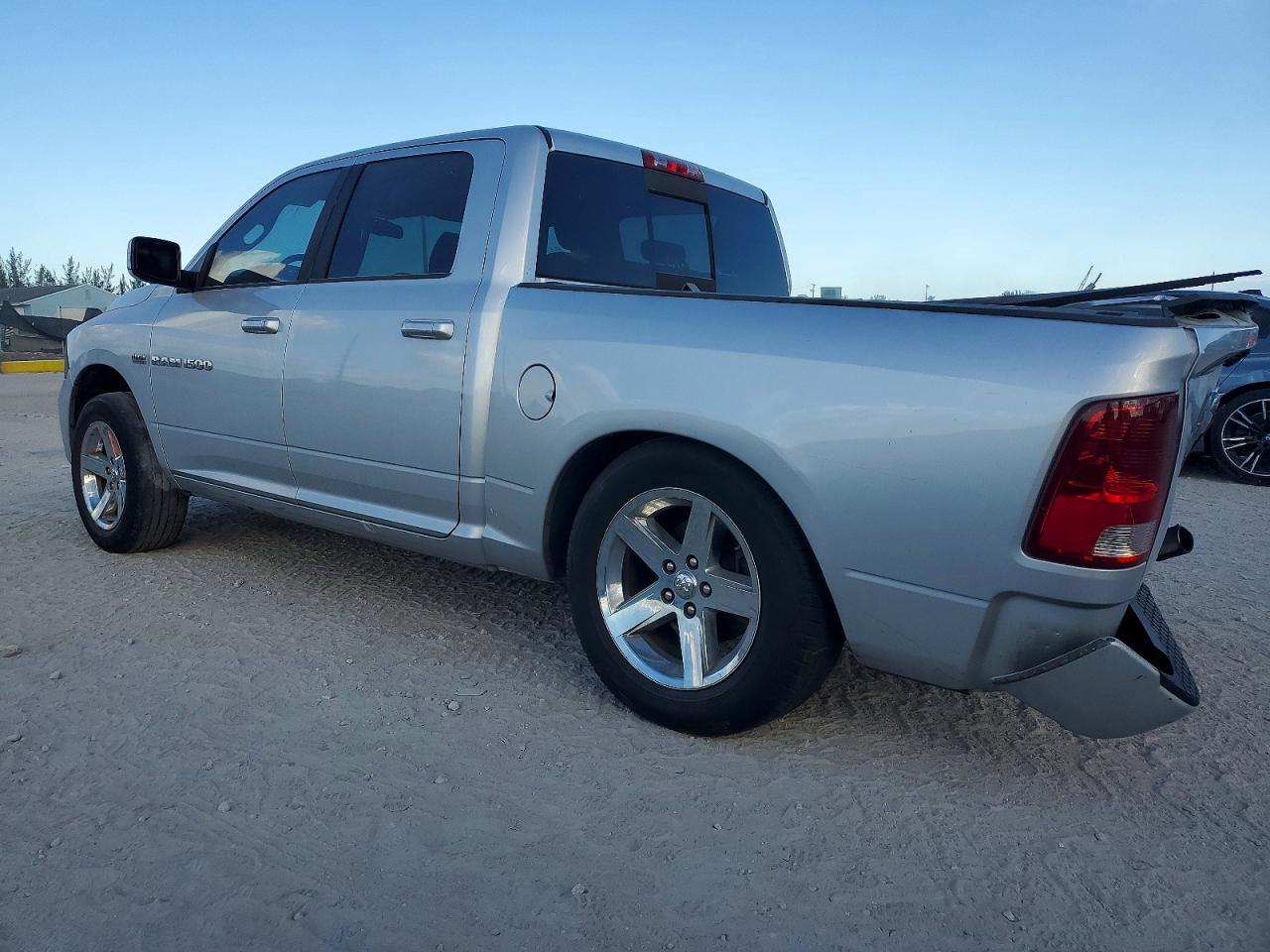 2011 DODGE RAM 1500 photo 2
