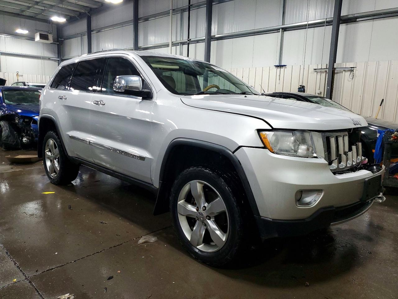 2012 JEEP GRAND CHEROKEE OVERLAND photo 4