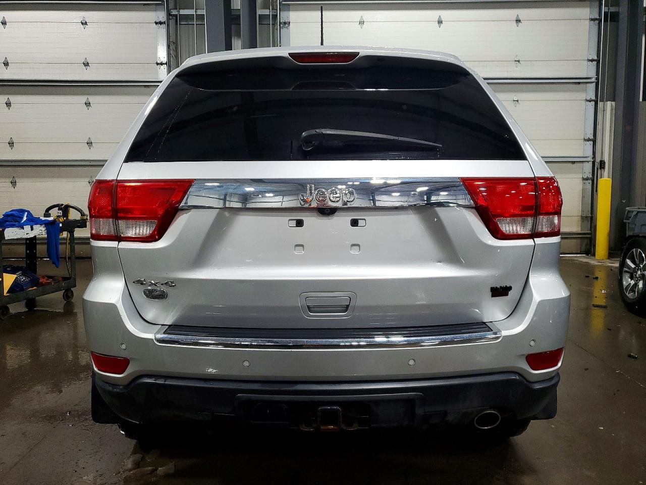 2012 JEEP GRAND CHEROKEE OVERLAND photo 6