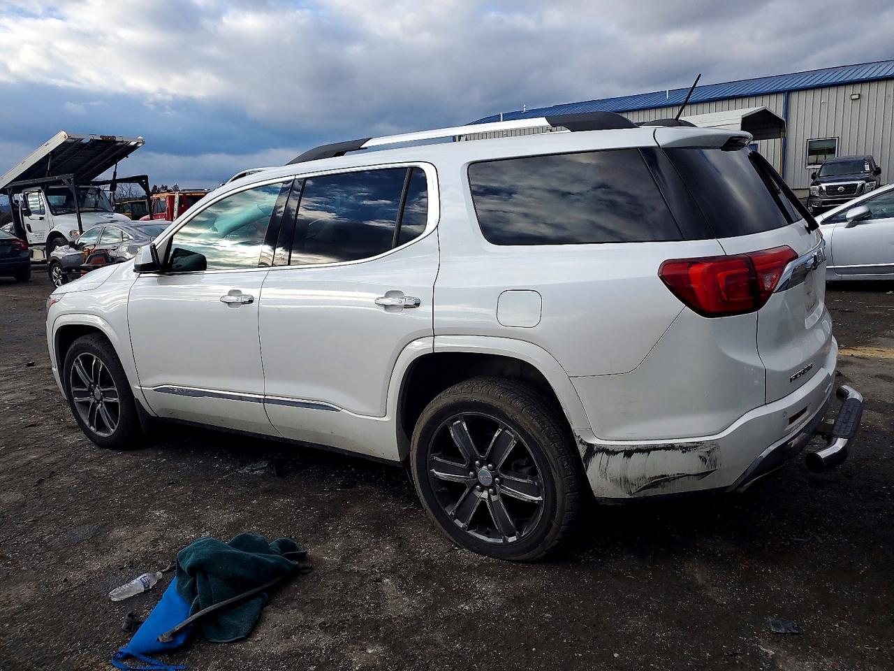 2019 GMC ACADIA DENALI photo 2