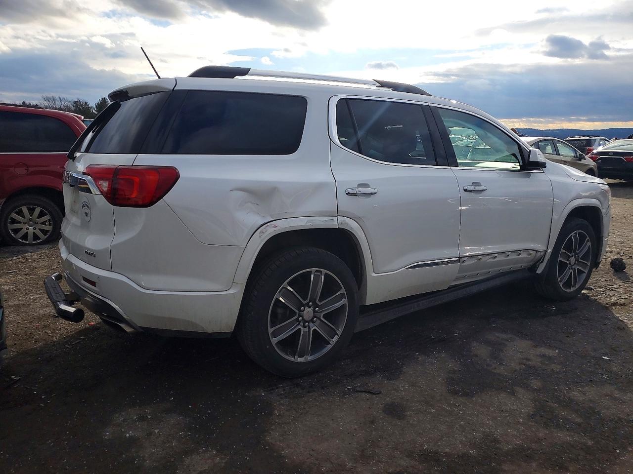 2019 GMC ACADIA DENALI photo 3