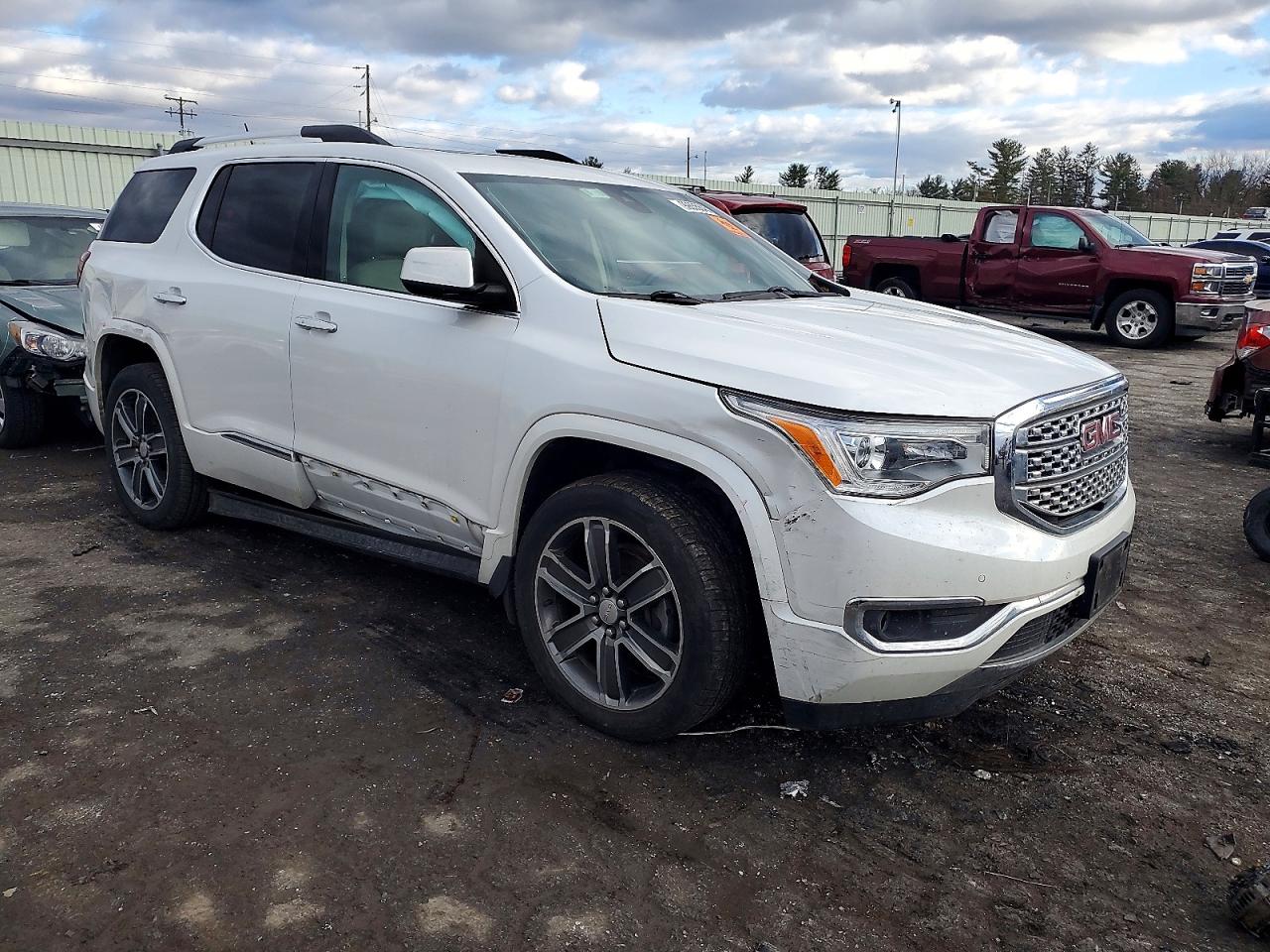 2019 GMC ACADIA DENALI photo 4