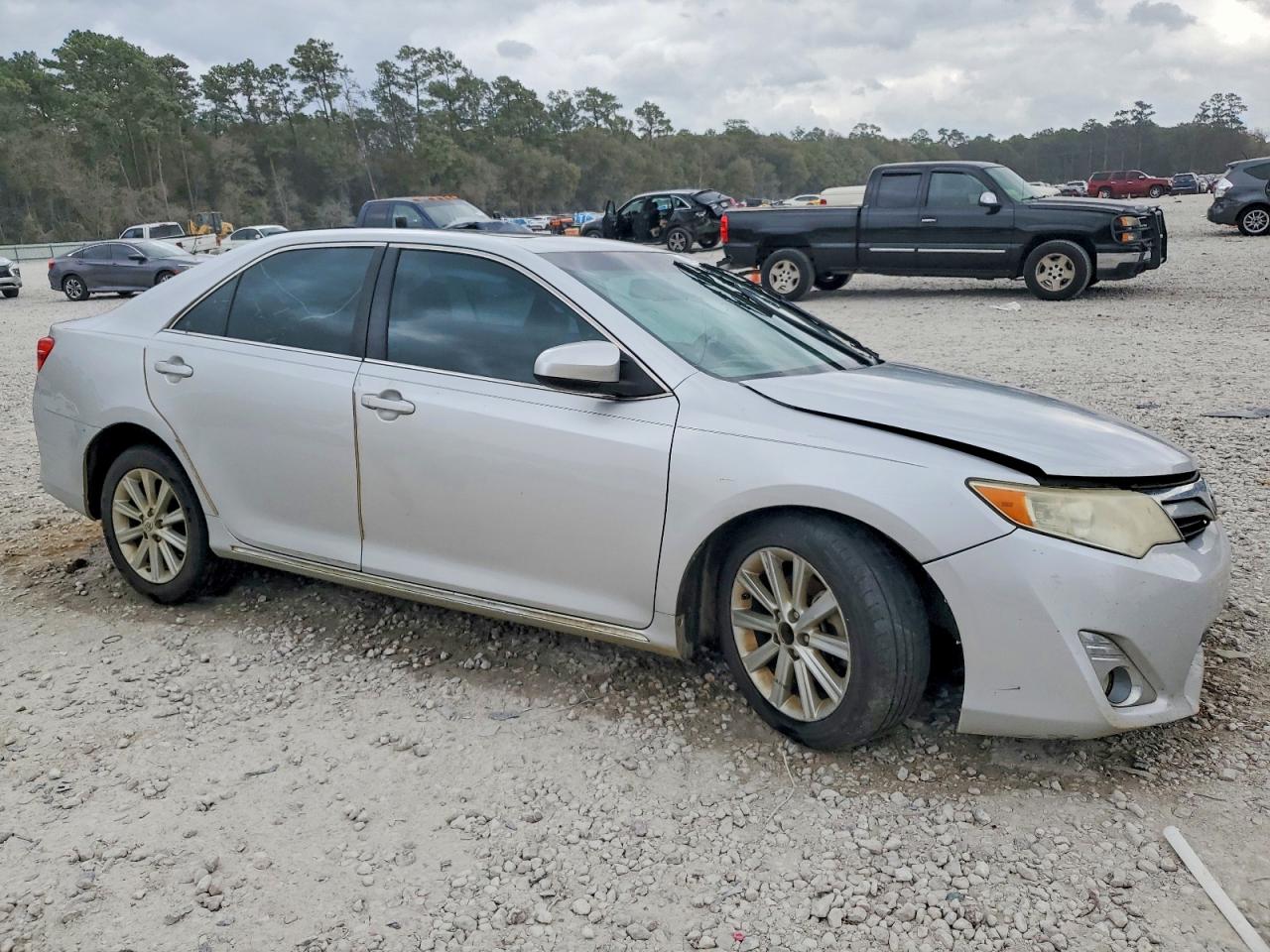 2013 TOYOTA CAMRY L photo 4