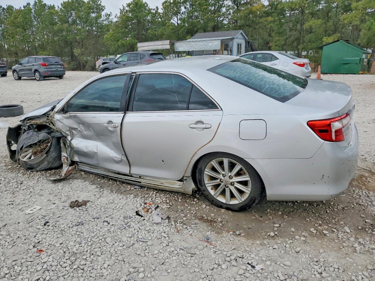2013 TOYOTA CAMRY L photo 2