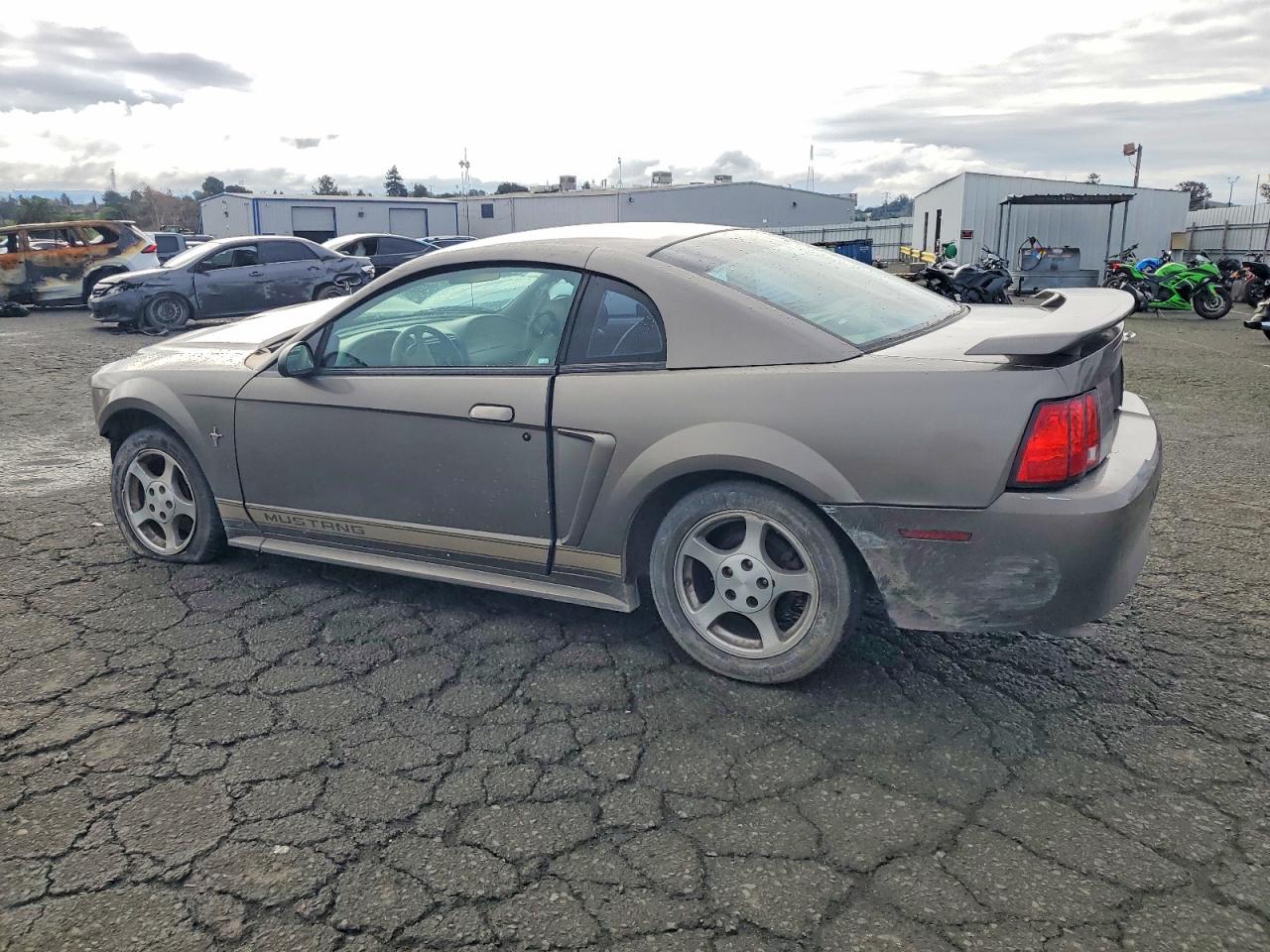 2002 FORD MUSTANG photo 2