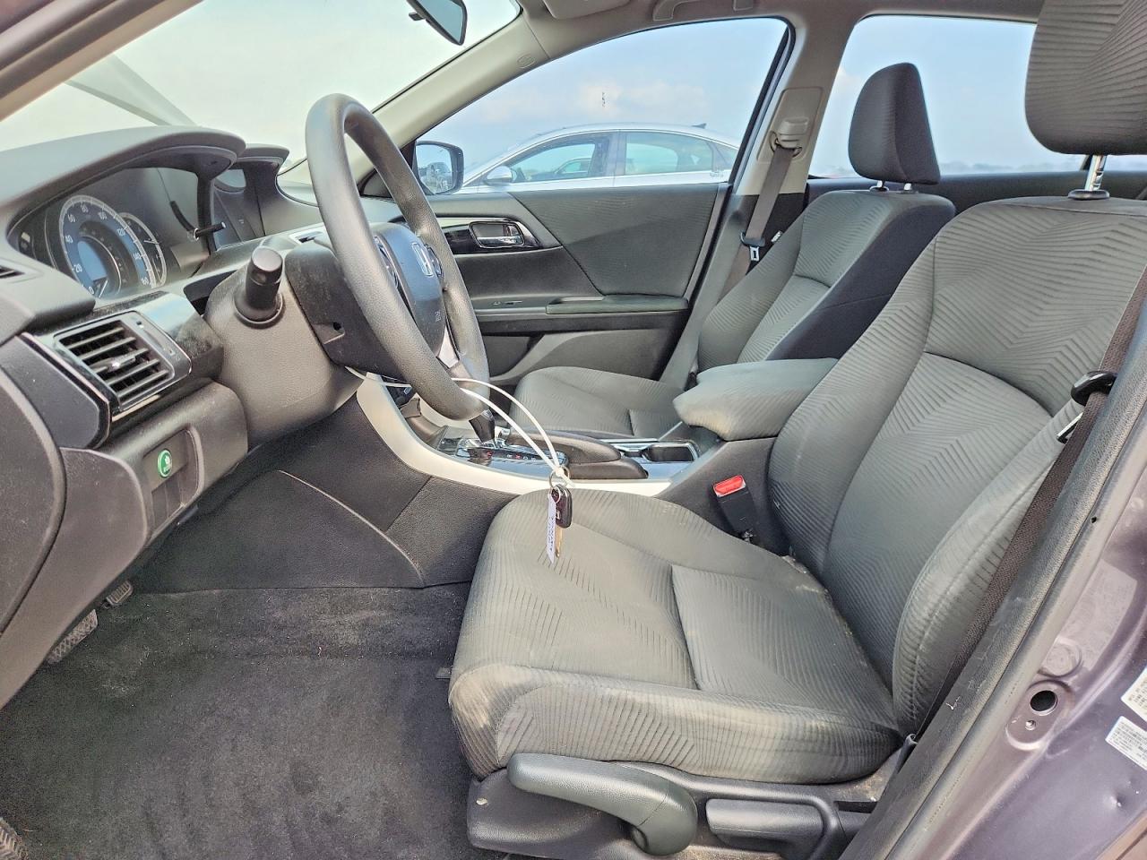 2017 HONDA ACCORD LX photo 7