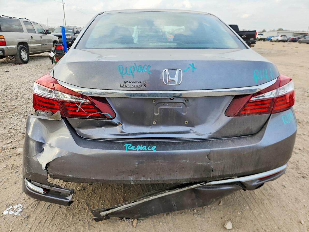 2017 HONDA ACCORD LX photo 6