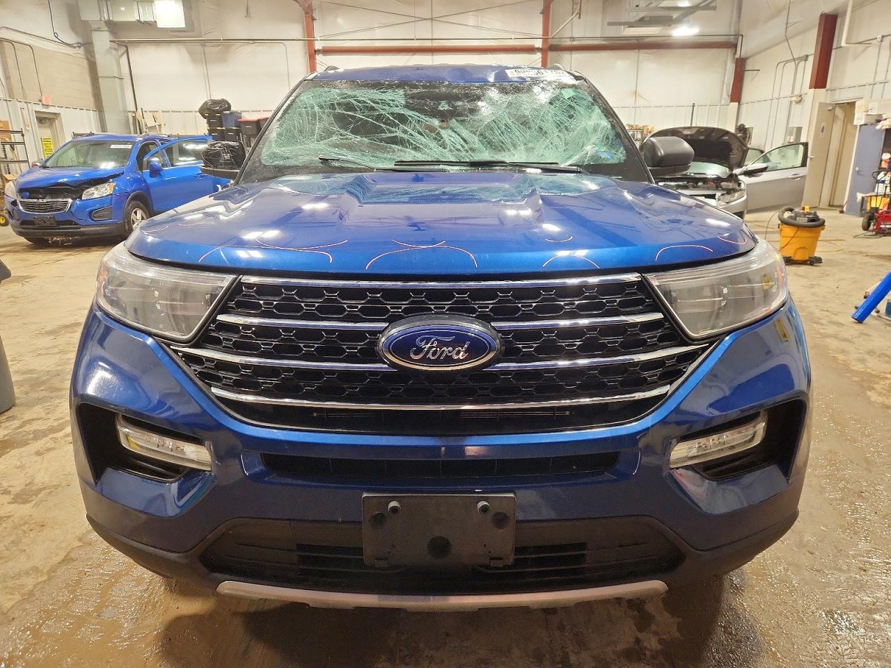 2020 FORD EXPLORER XLT photo 5