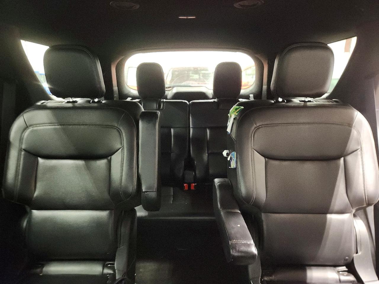 2020 FORD EXPLORER XLT photo 10