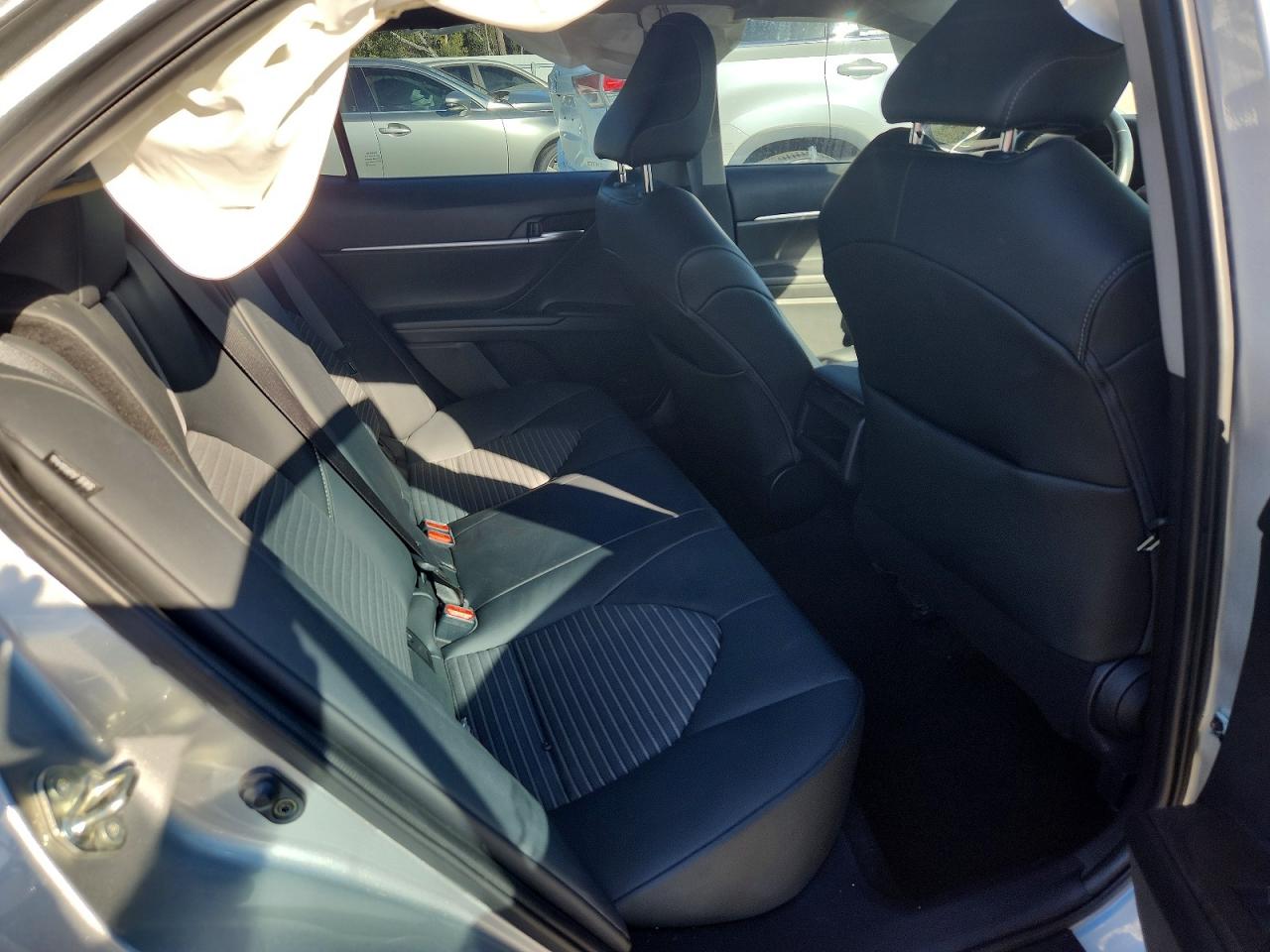 2021 TOYOTA CAMRY SE photo 10