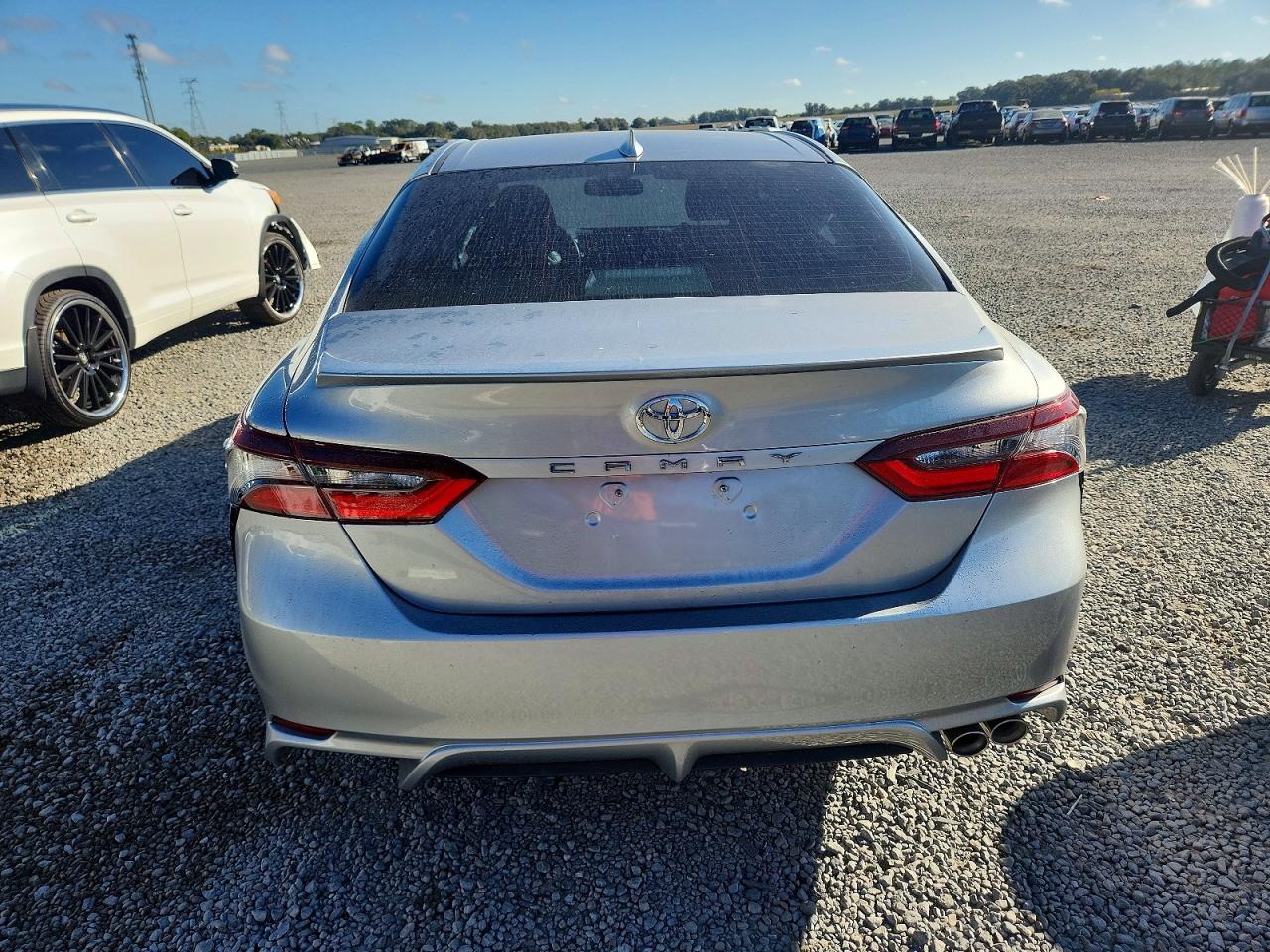 2021 TOYOTA CAMRY SE photo 6
