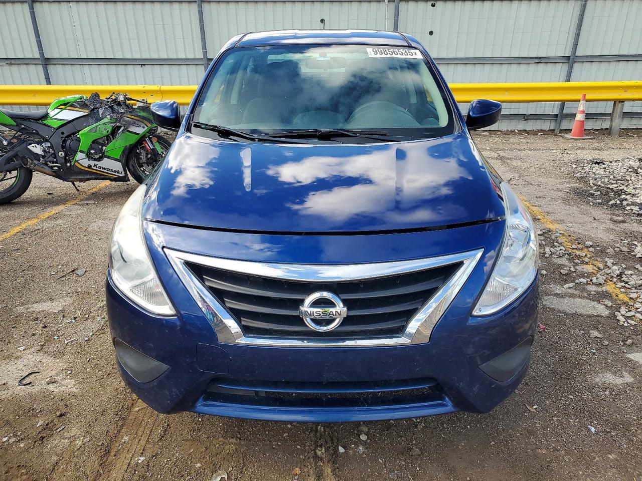 2018 NISSAN VERSA S photo 5