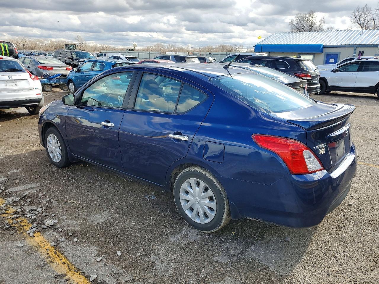 2018 NISSAN VERSA S photo 2