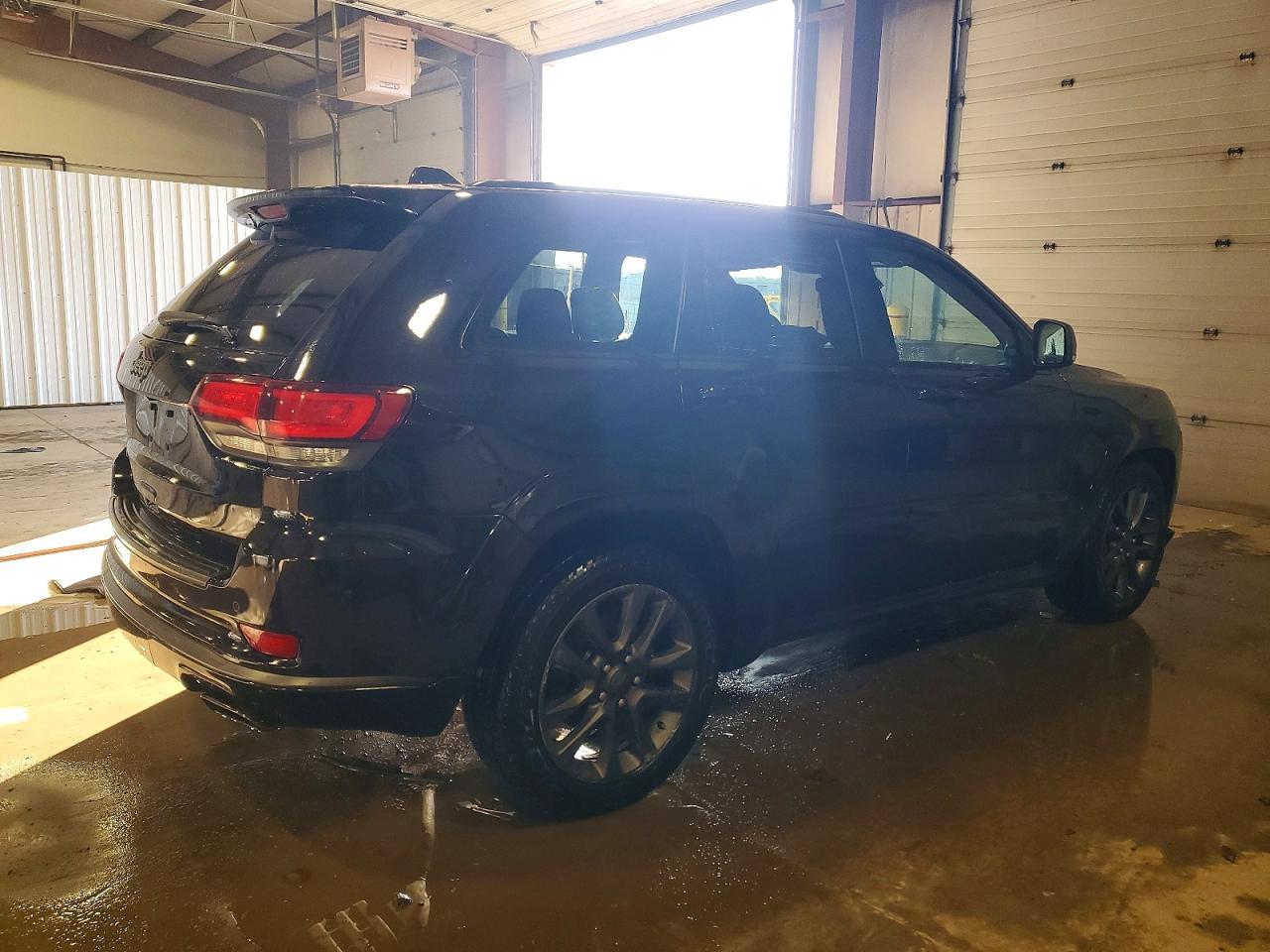 2019 JEEP GRAND CHEROKEE OVERLAND photo 3
