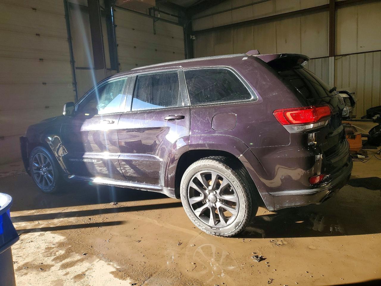 2019 JEEP GRAND CHEROKEE OVERLAND photo 2