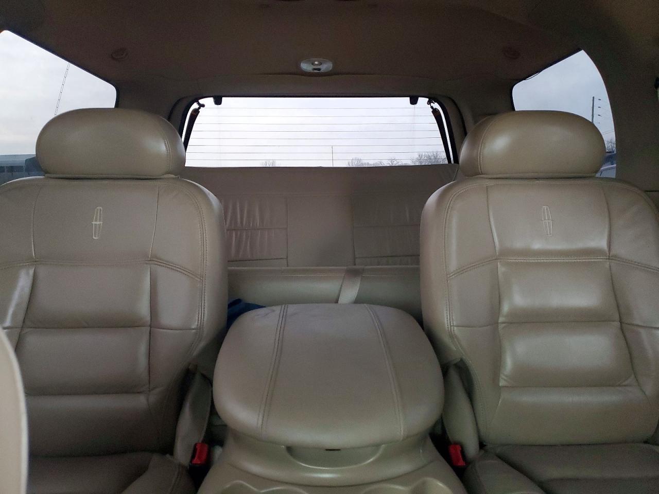 2001 LINCOLN NAVIGATOR photo 10