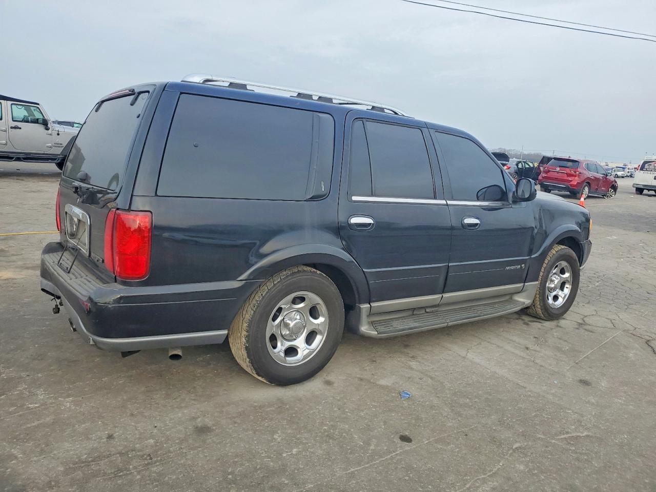 2001 LINCOLN NAVIGATOR photo 3
