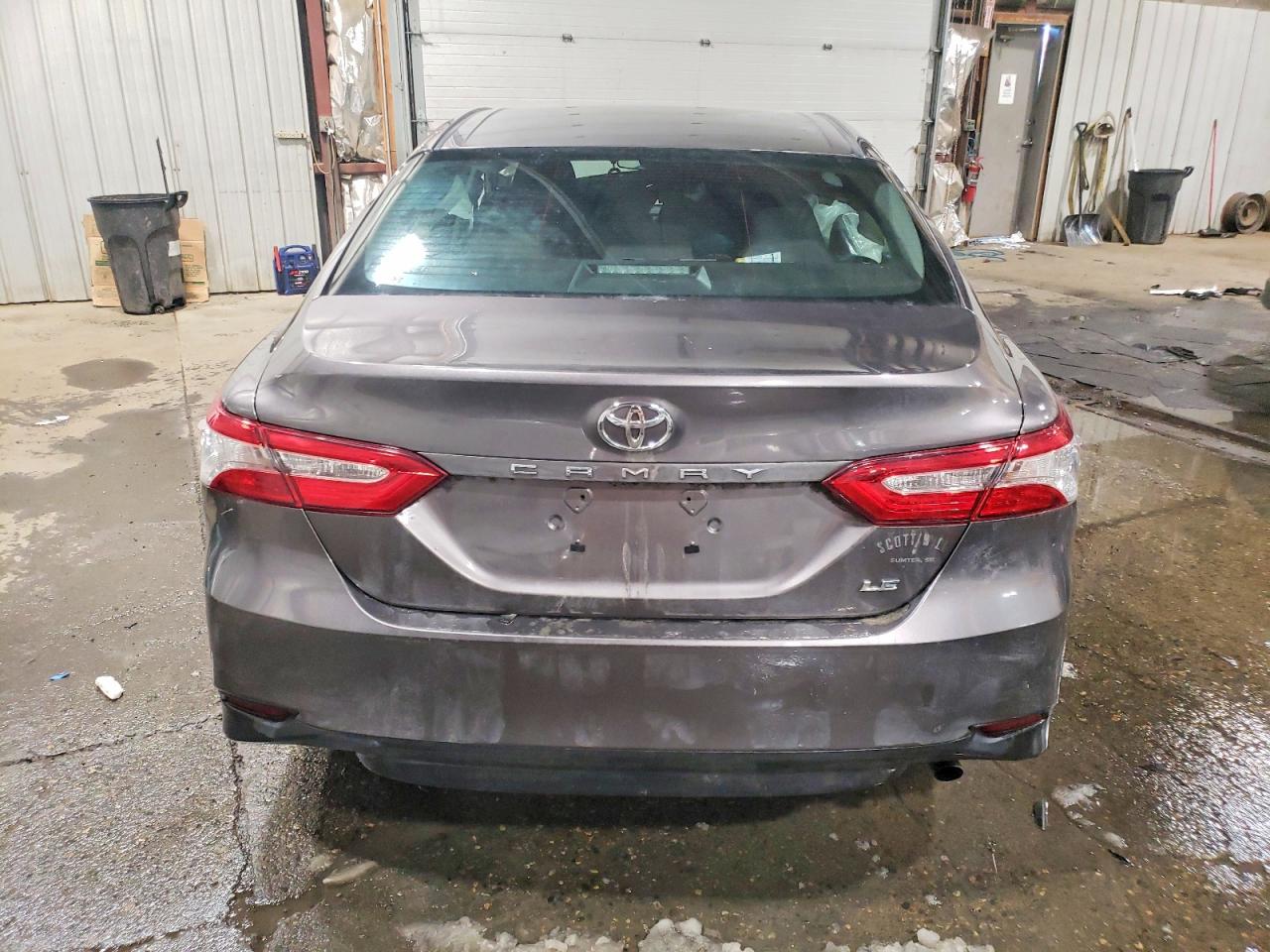 2018 TOYOTA CAMRY L photo 6