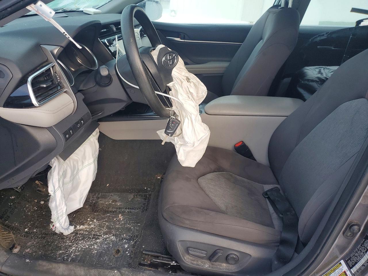 2018 TOYOTA CAMRY L photo 7