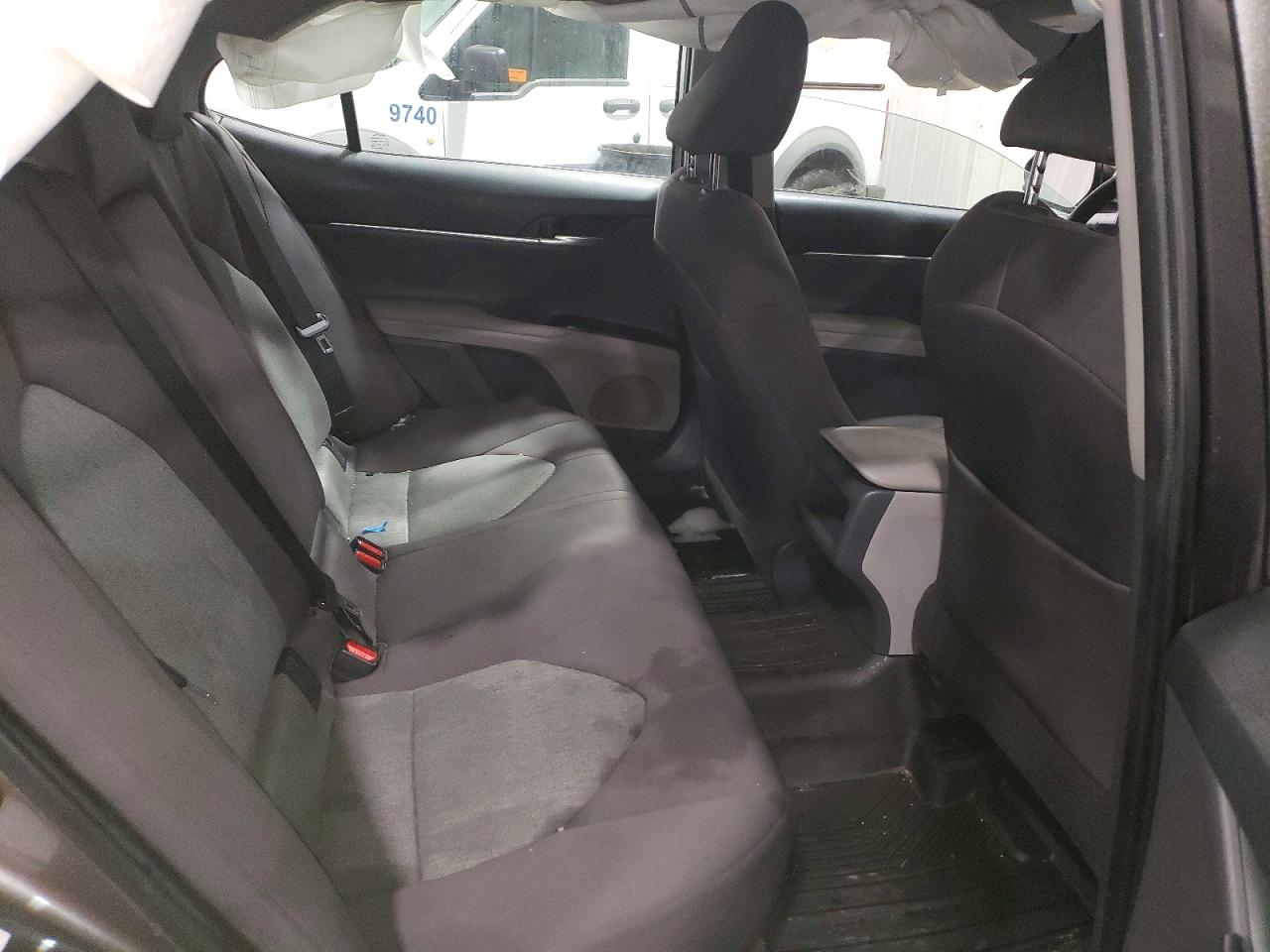 2018 TOYOTA CAMRY L photo 10