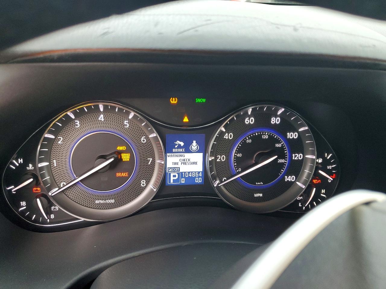 2012 INFINITI QX56 photo 25