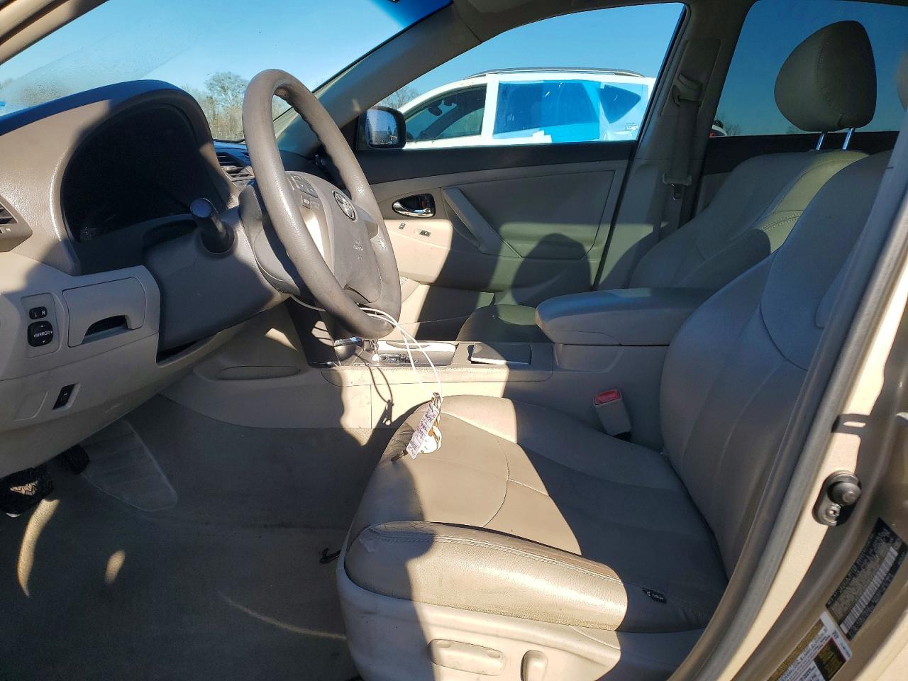 2011 TOYOTA CAMRY BASE photo 7