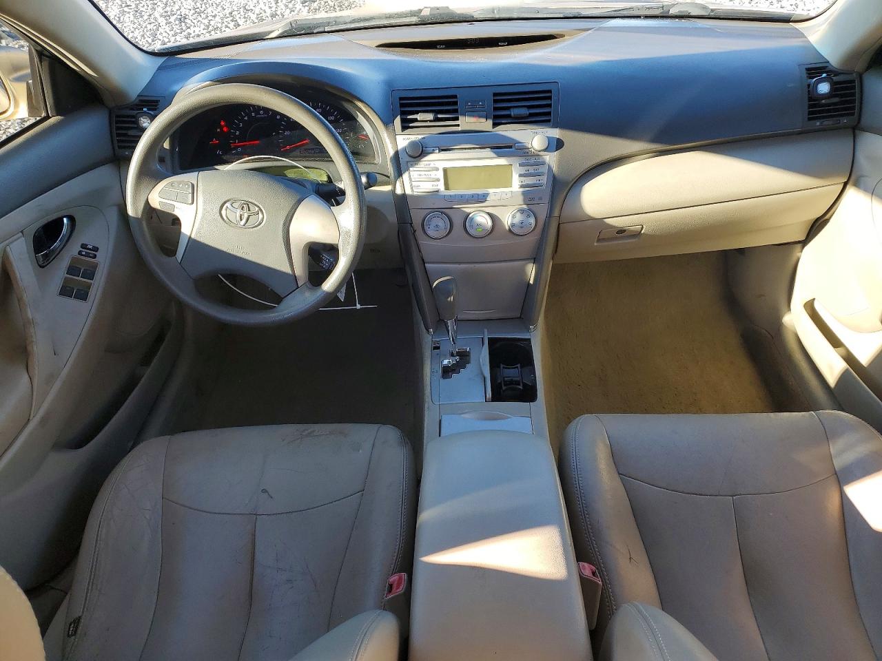 2011 TOYOTA CAMRY BASE photo 8
