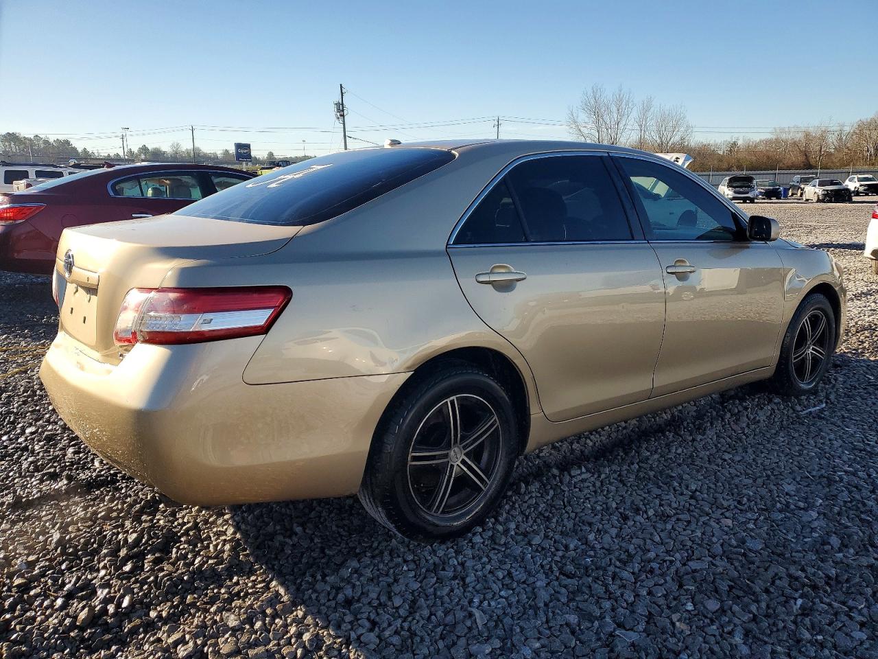 2011 TOYOTA CAMRY BASE photo 3