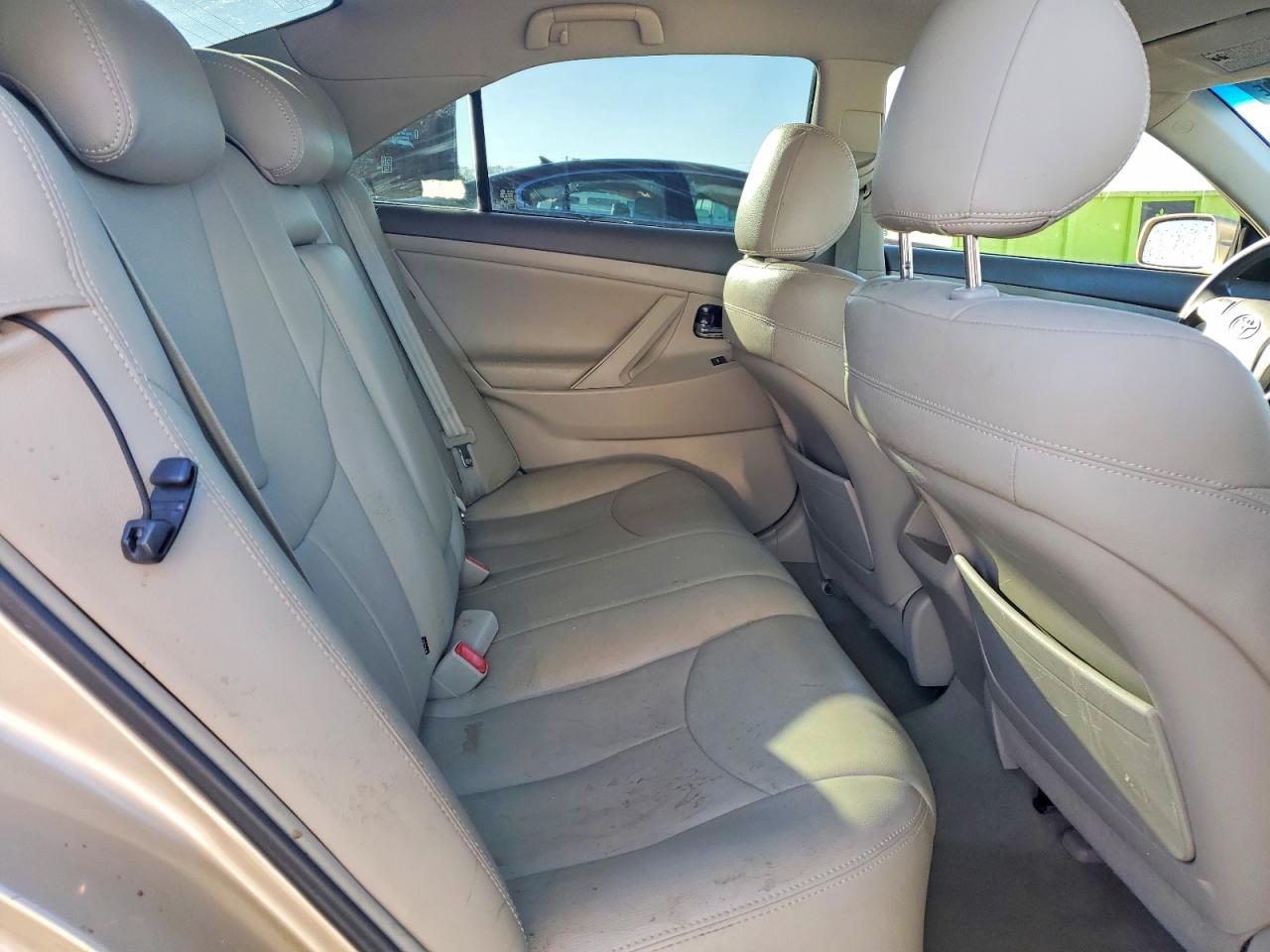 2011 TOYOTA CAMRY BASE photo 10