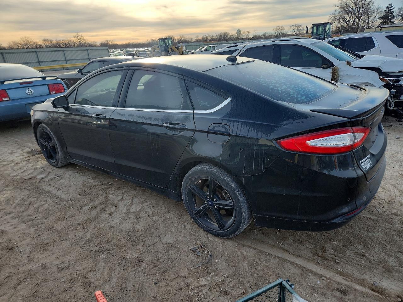 2016 FORD FUSION SE photo 2