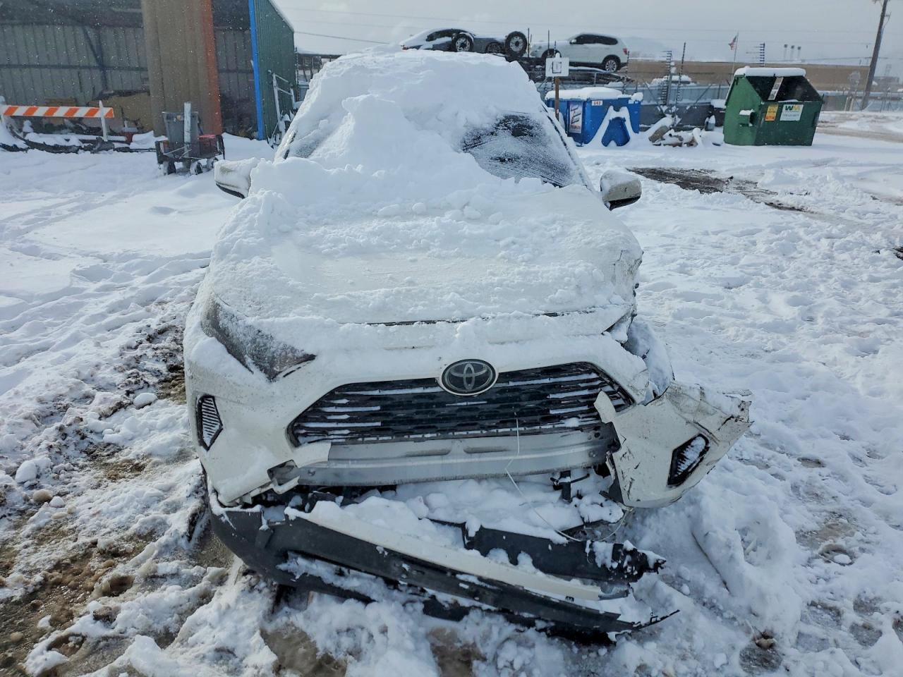 2019 TOYOTA RAV4 LE photo 9