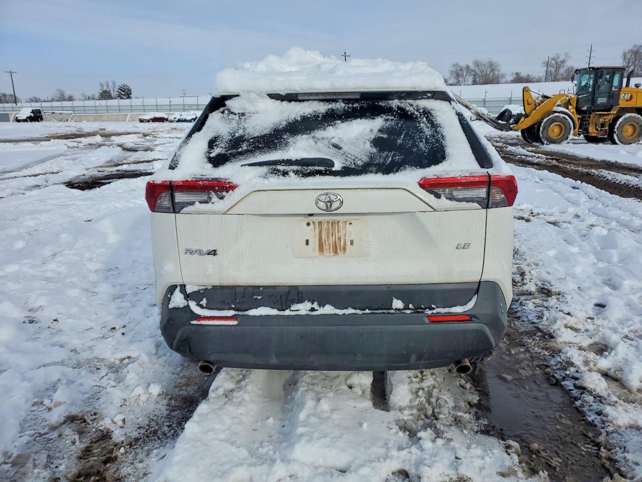 2019 TOYOTA RAV4 LE photo 11