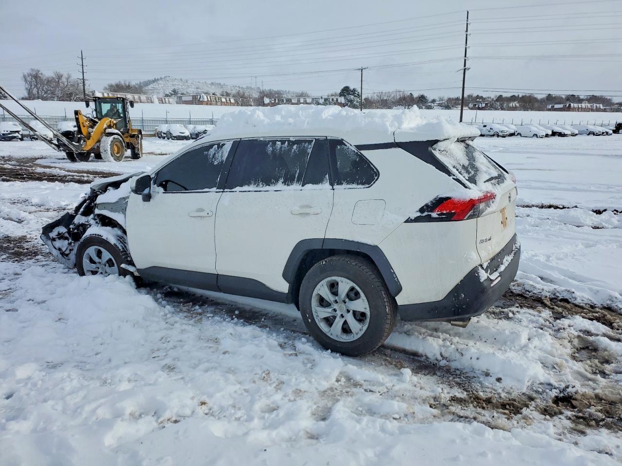 2019 TOYOTA RAV4 LE photo 3