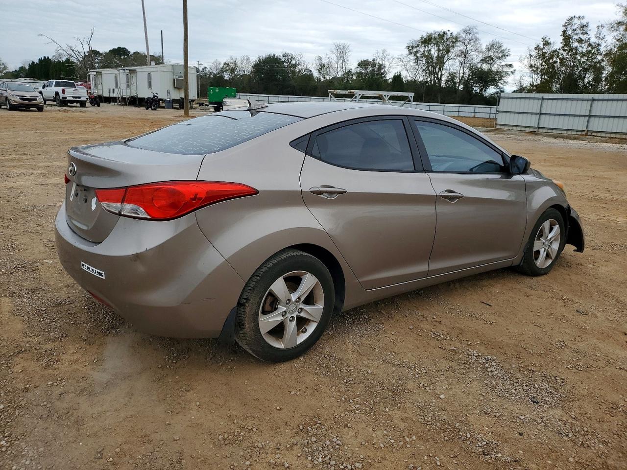 2013 HYUNDAI ELANTRA GLS photo 3
