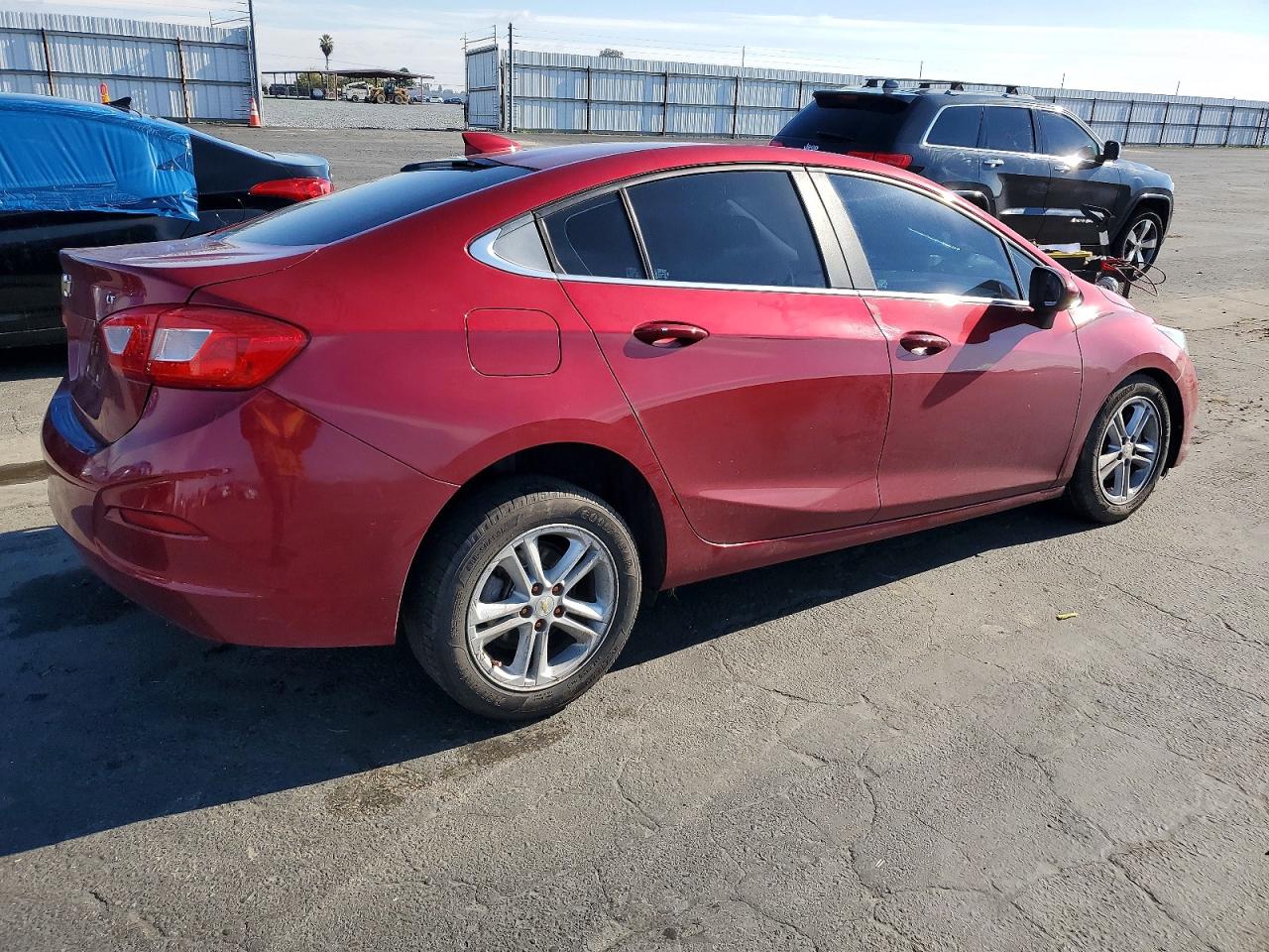 2017 CHEVROLET CRUZE LT photo 3