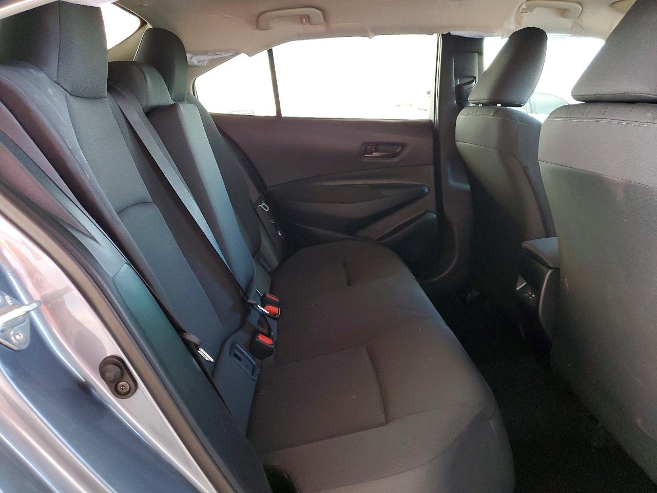 2025 TOYOTA COROLLA LE photo 10