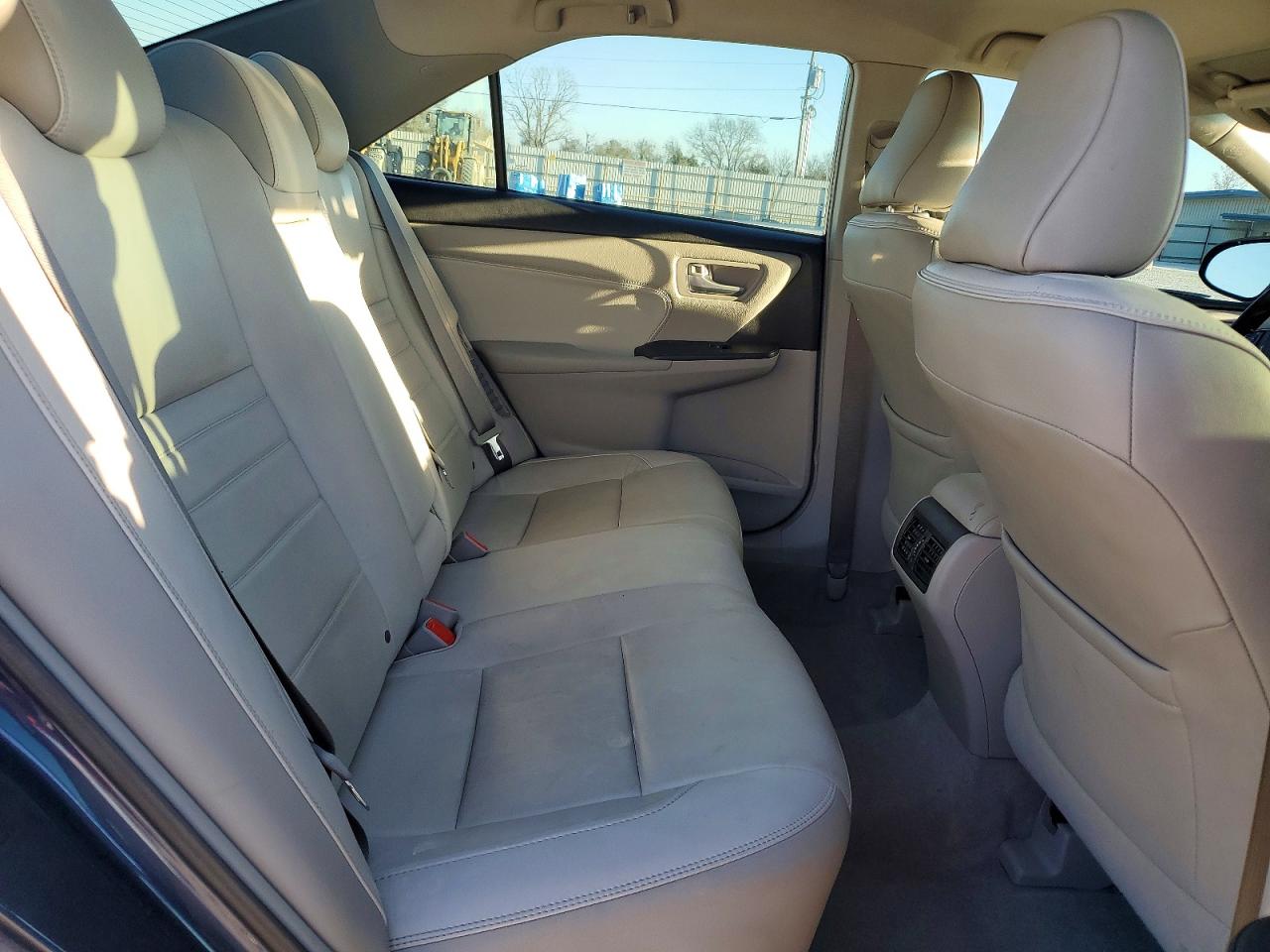 2016 TOYOTA CAMRY HYBRID photo 19