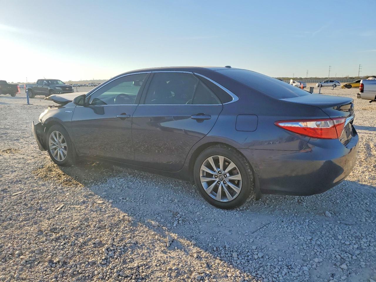 2016 TOYOTA CAMRY HYBRID photo 3