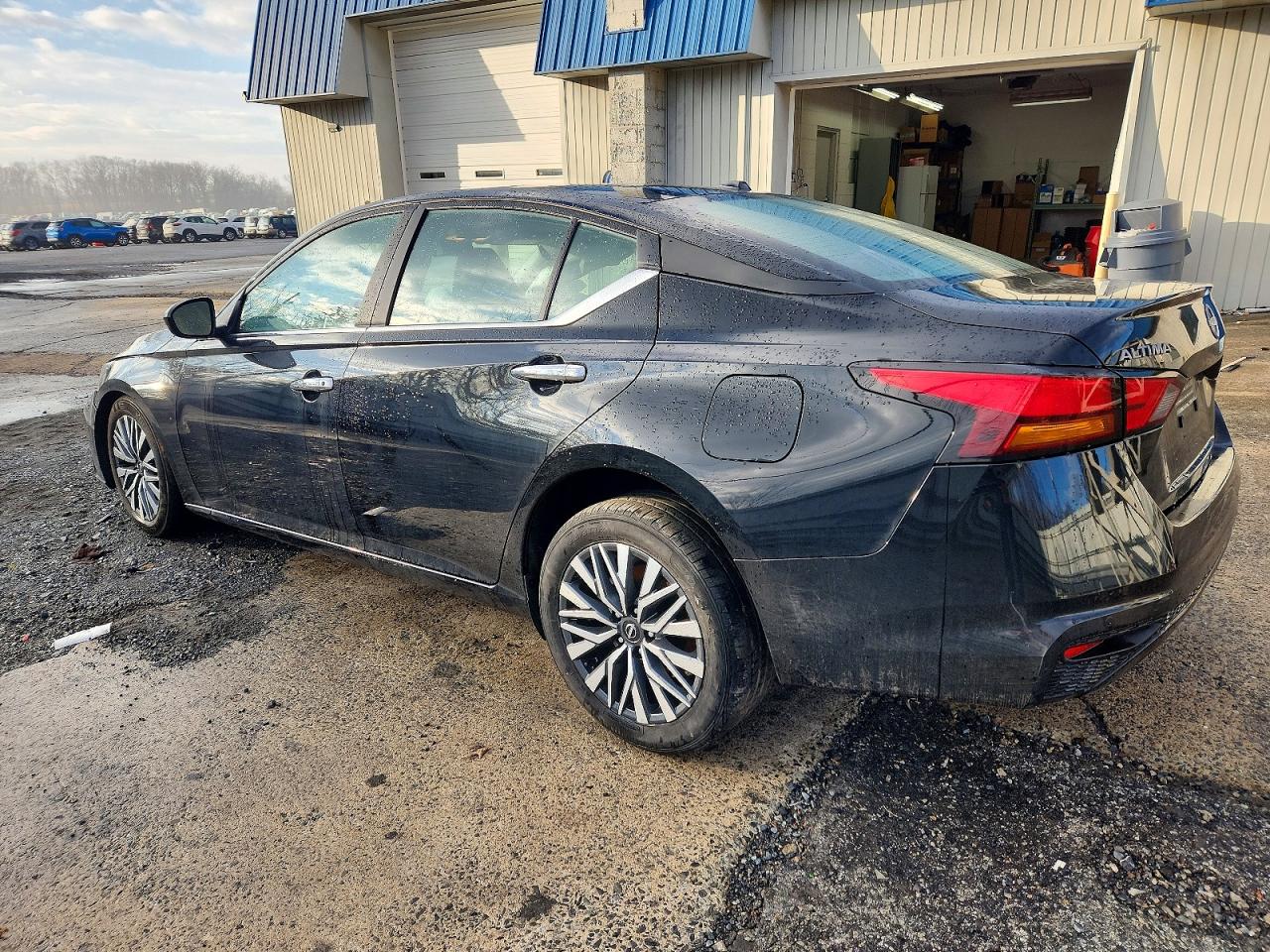 2025 NISSAN ALTIMA SV photo 3