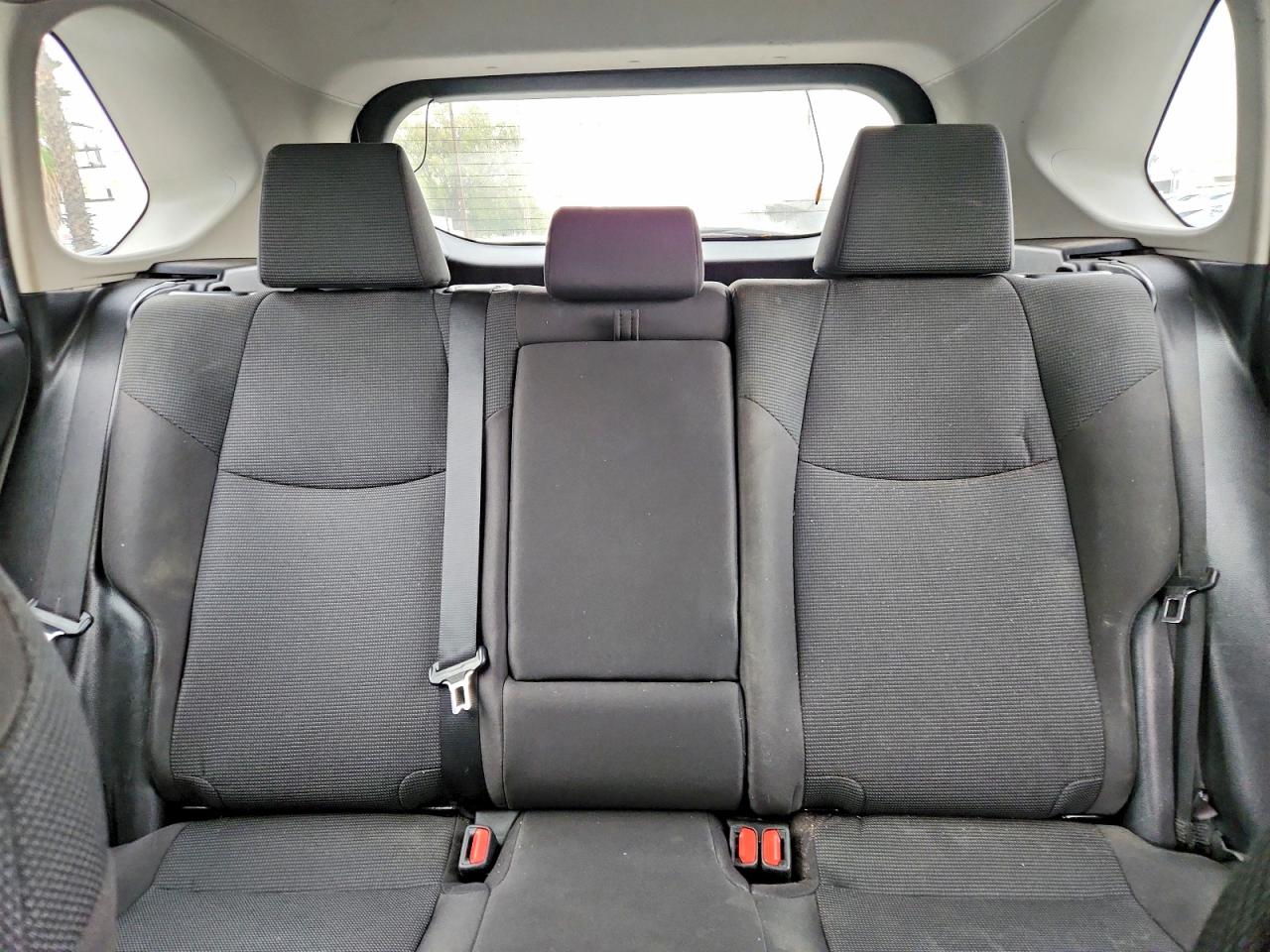 2021 TOYOTA RAV4 LE photo 10