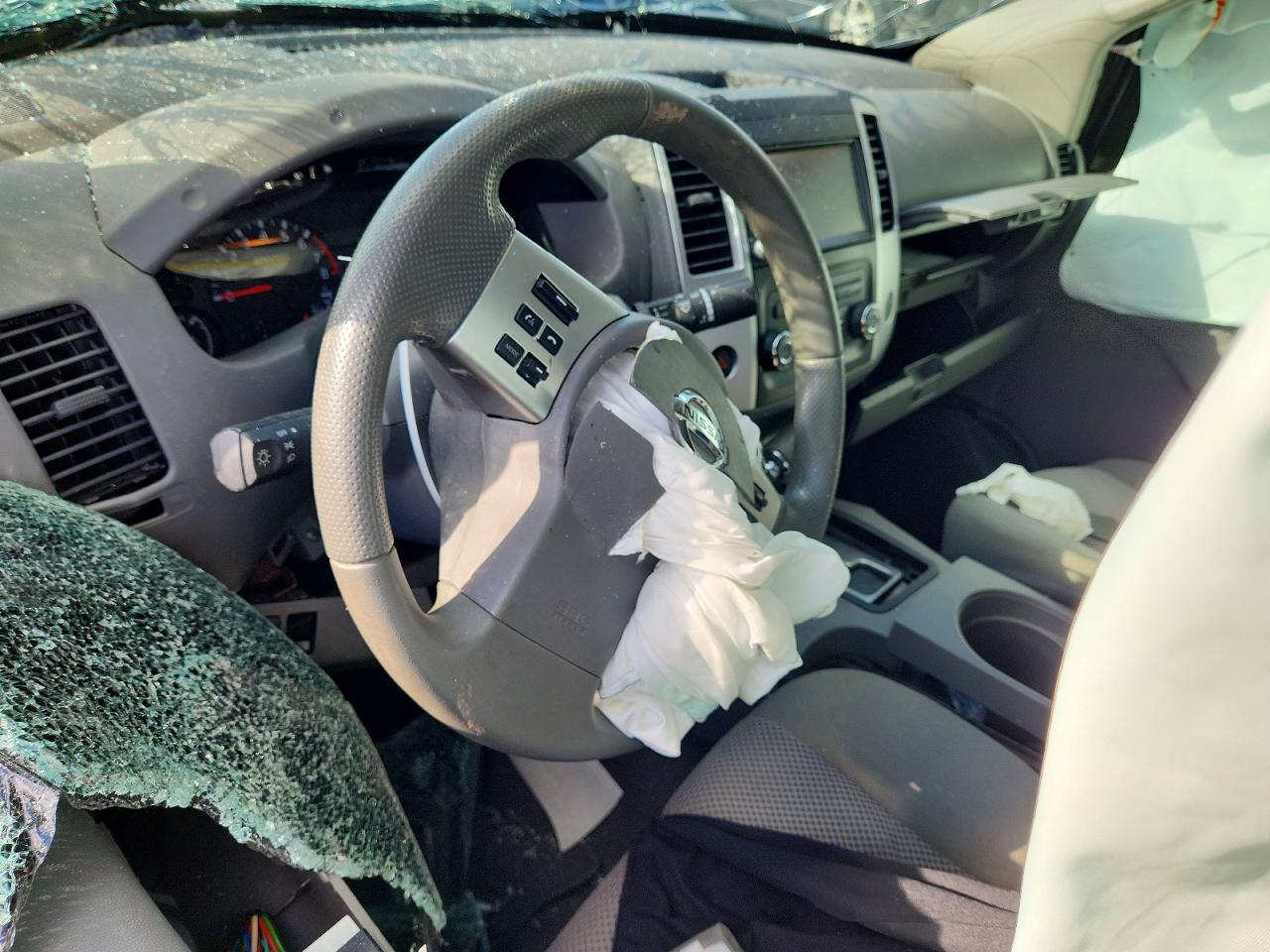 2019 NISSAN FRONTIER S photo 8